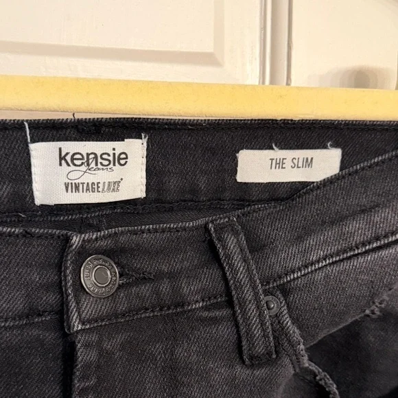Kensie black distressed cropped jeans - Picture 2 of 7